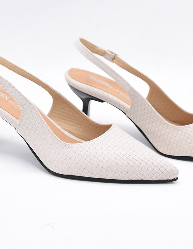 נעל סירה מעור קלוע