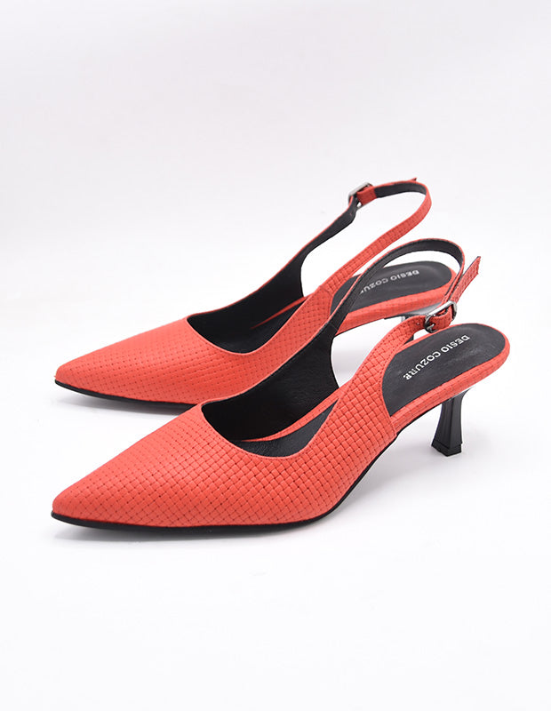 נעל סירה מעור קלוע