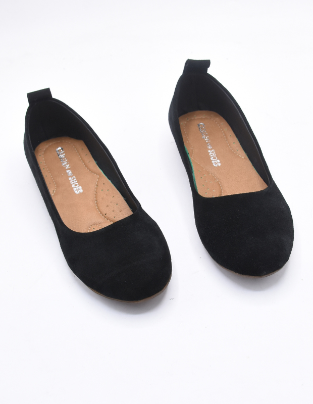 נעל בובה נוגה