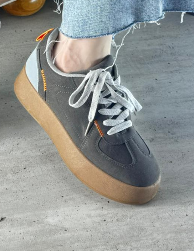 סניקרס קולוריס