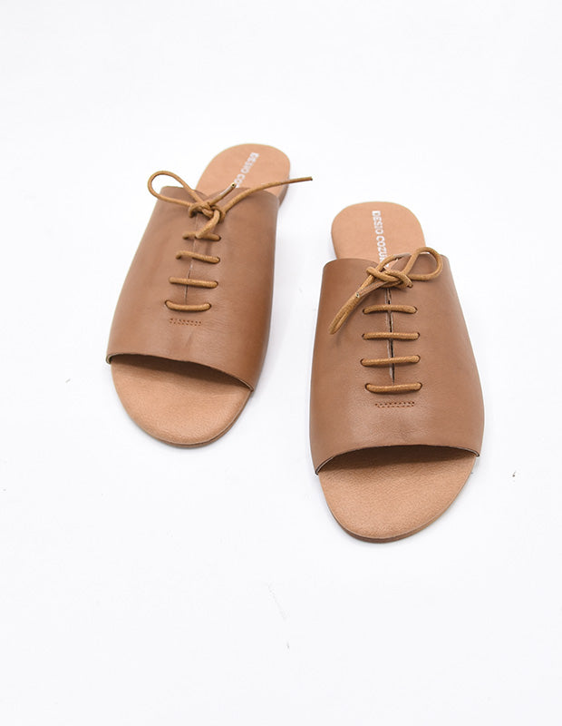 כפכף עם שרוכים