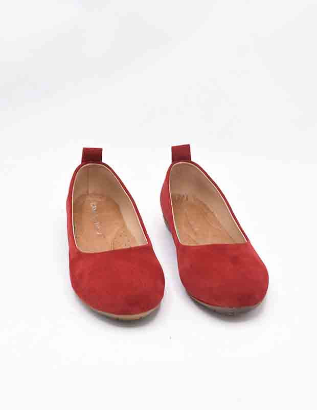 נעל בובה נוגה