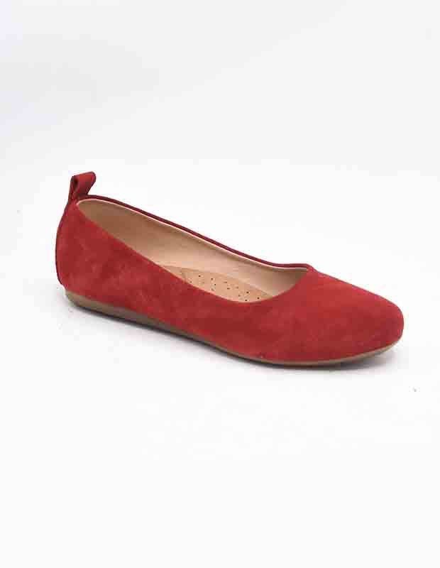 נעל בובה נוגה