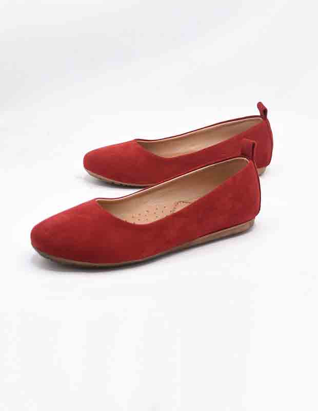 נעל בובה נוגה