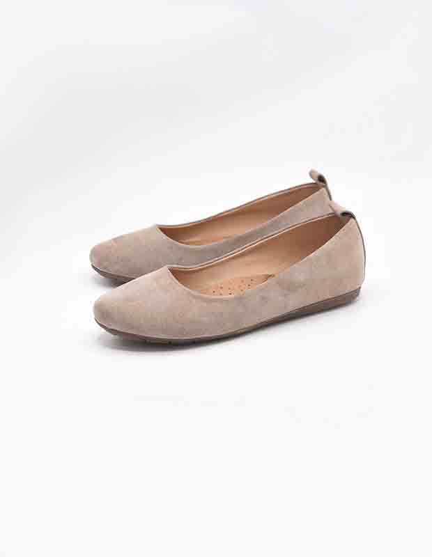 נעל בובה נוגה