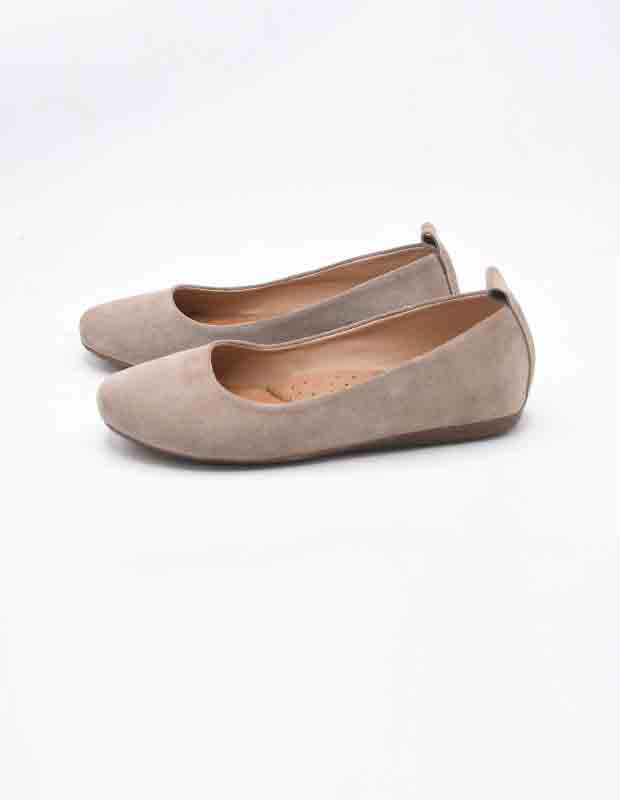 נעל בובה נוגה