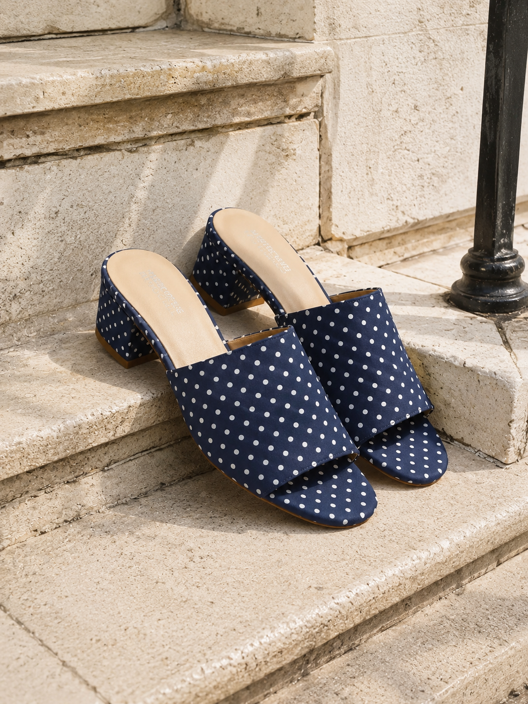 Dot Elegance