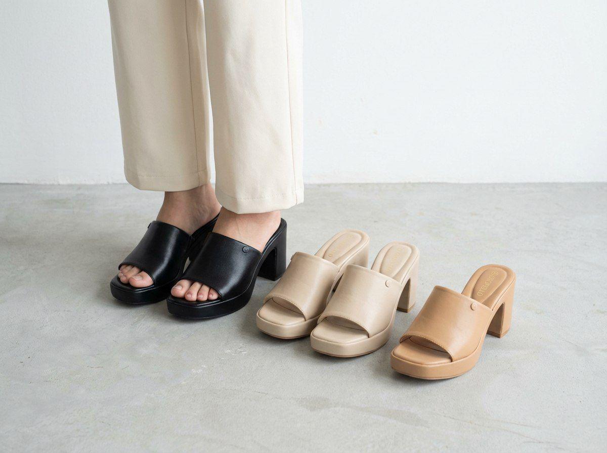 URBAN CHIC MULE